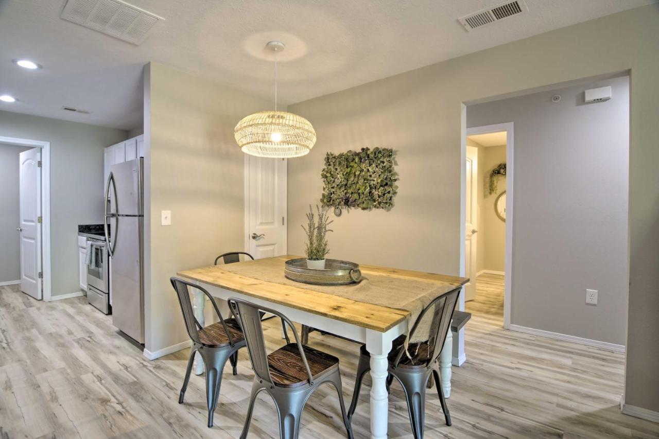 Apartment With Patio, 4 Mi To Silver Dollar City! Branson Bagian luar foto