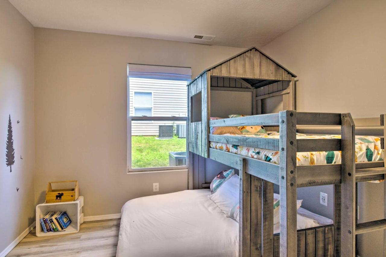 Apartment With Patio, 4 Mi To Silver Dollar City! Branson Bagian luar foto