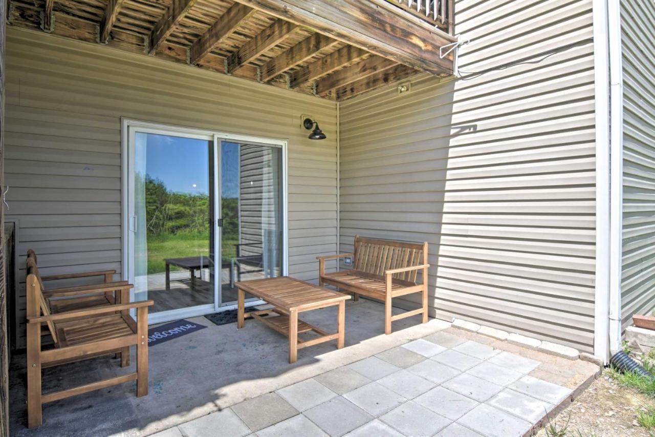 Apartment With Patio, 4 Mi To Silver Dollar City! Branson Bagian luar foto