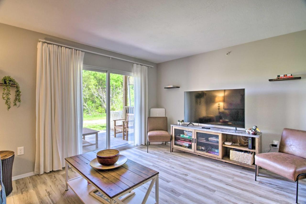 Apartment With Patio, 4 Mi To Silver Dollar City! Branson Bagian luar foto
