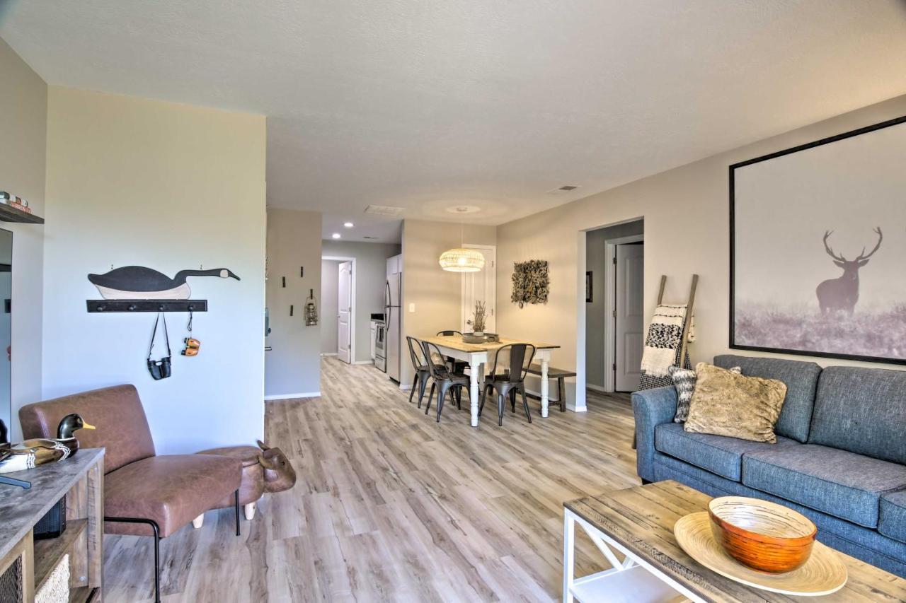 Apartment With Patio, 4 Mi To Silver Dollar City! Branson Bagian luar foto