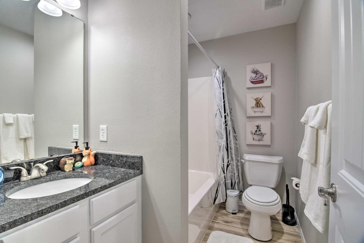 Apartment With Patio, 4 Mi To Silver Dollar City! Branson Bagian luar foto